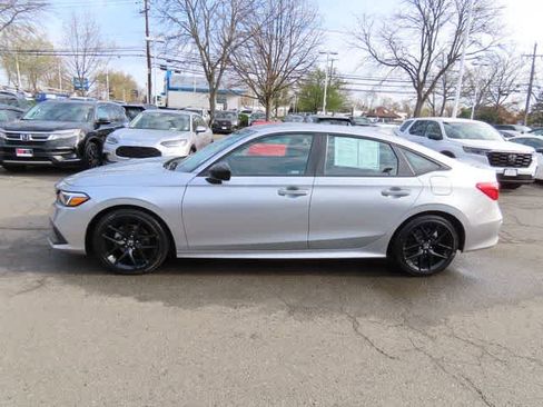 Used 2023 Honda Civic Sport image 3