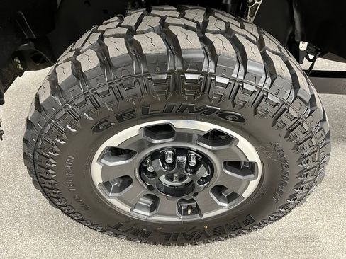 Used 2024 Ford F350 Platinum w/ Tremor Off-Road Package AWD/4WD image 12