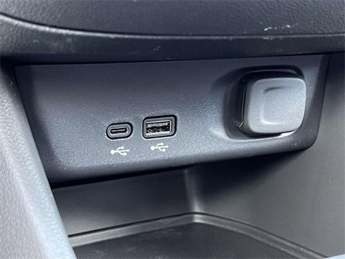 Used 2025 Buick Envista Preferred w/ Convenience I Package image 23