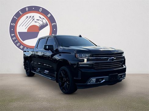 Used 2021 Chevrolet Silverado 1500 High Country w/ Technology Package image 2