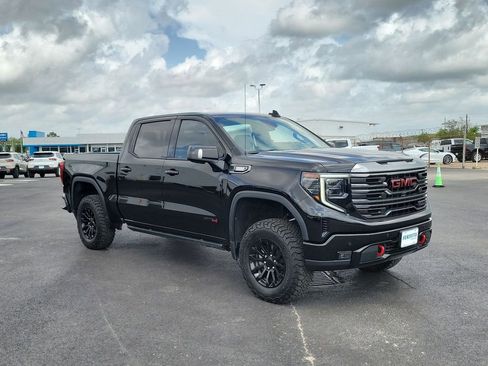 Used 2022 GMC Sierra 1500 AT4 w/ Sierra Safety Plus Package image 8