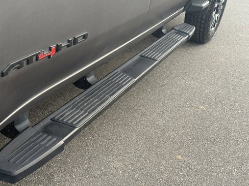 Used 2020 GMC Sierra 2500 AT4 w/ AT4 Premium Package image 12