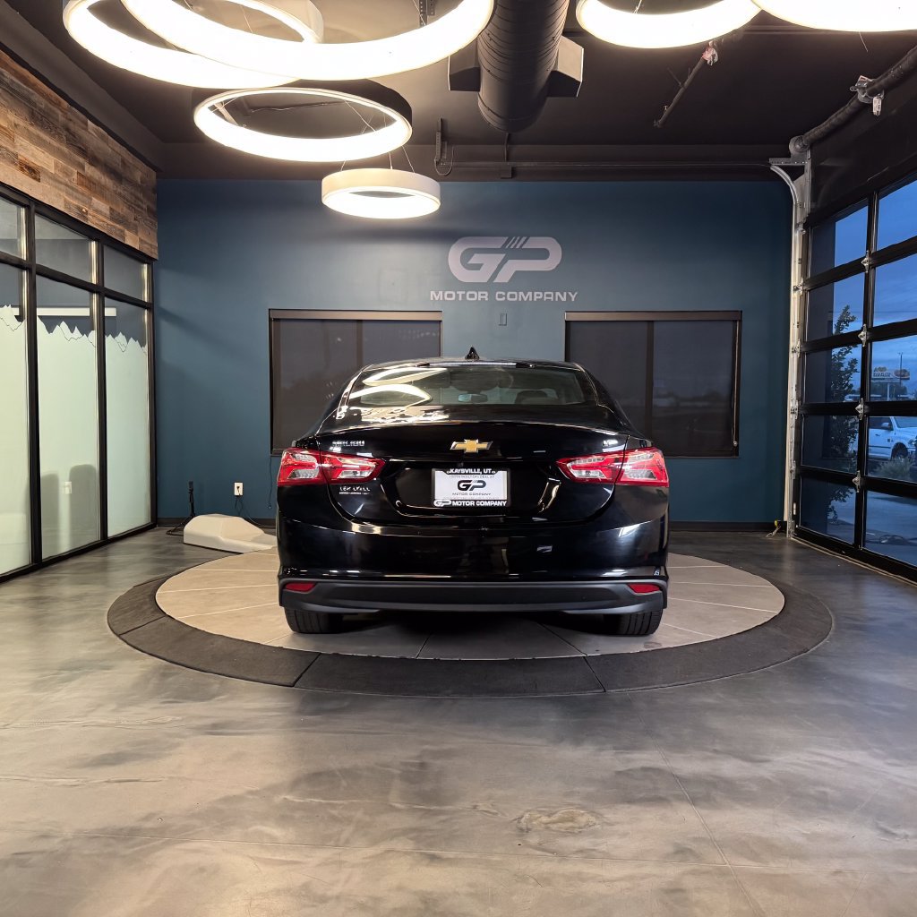 Used 2022 Chevrolet Malibu LT FWD image 4