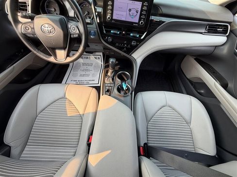 Used 2023 Toyota Camry SE FWD image 11