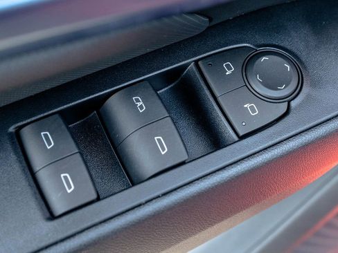 New 2024 Chevrolet Equinox EV LT w/ Active Safety Package 3 FWD image 18