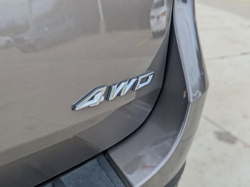 Used 2021 Ford Explorer XLT image 12