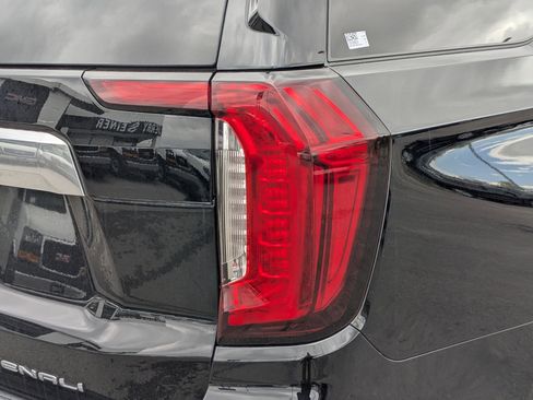 Certified 2021 GMC Yukon Denali w/ Denali Premium Package image 12