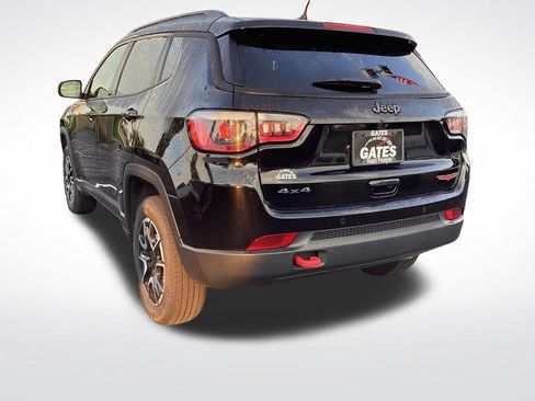 Used 2024 Jeep Compass Trailhawk AWD/4WD image 7