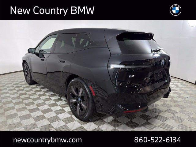 Used 2024 BMW iX xDrive50 w/ Sport Package AWD/4WD image 5