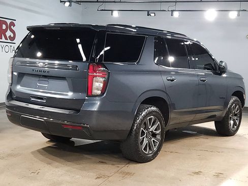 Used 2021 Chevrolet Tahoe Z71 w/ Luxury Package AWD/4WD image 7