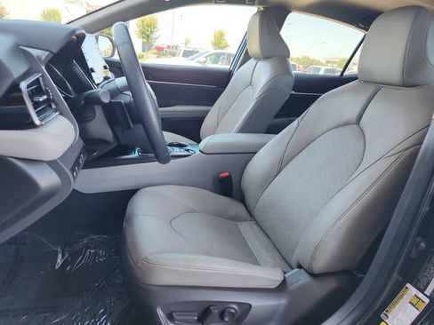 Used 2021 Toyota Camry XSE FWD image 12