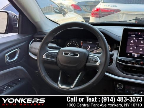 Used 2022 Jeep Compass Latitude AWD/4WD image 33