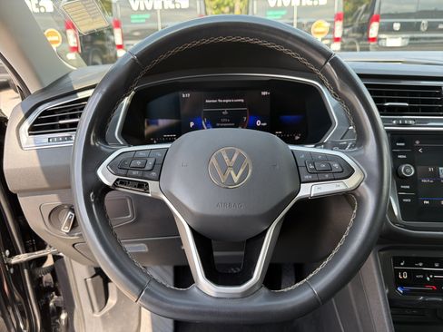 Used 2022 Volkswagen Tiguan SE FWD image 28