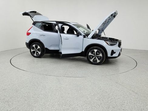 New 2026 Volvo XC40 B5 Plus w/ Protection Package Premier image 10