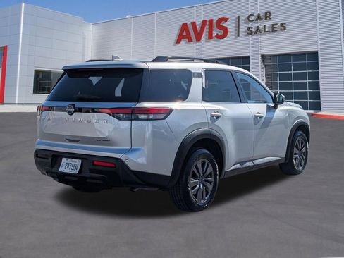 Used 2024 Nissan Pathfinder SV AWD/4WD image 6