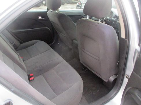 Used 2006 Ford Fusion SE FWD image 8