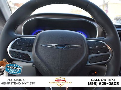 Used 2024 Chrysler Voyager LX image 14