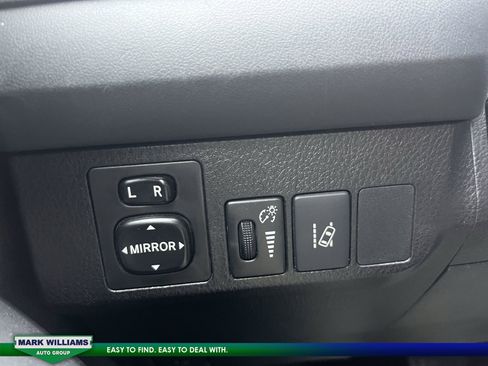 Used 2018 Toyota RAV4 LE image 22