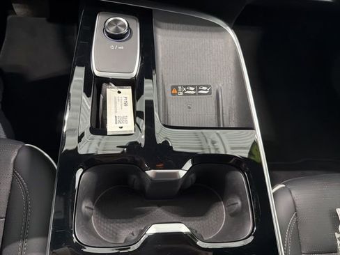 Used 2025 Buick Enclave Sport Touring AWD/4WD image 18