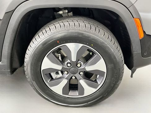 Used 2022 Jeep Grand Cherokee Limited 4xe w/ Luxury Tech Group II AWD/4WD image 41