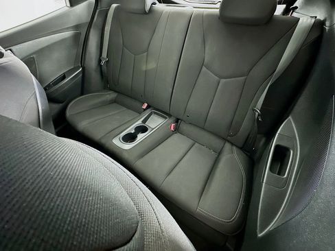 Used 2012 Hyundai Veloster image 28