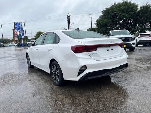 Used 2024 Kia Forte LXS FWD image 2