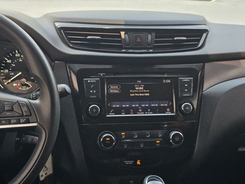 Certified 2020 Nissan Rogue Sport S FWD image 15