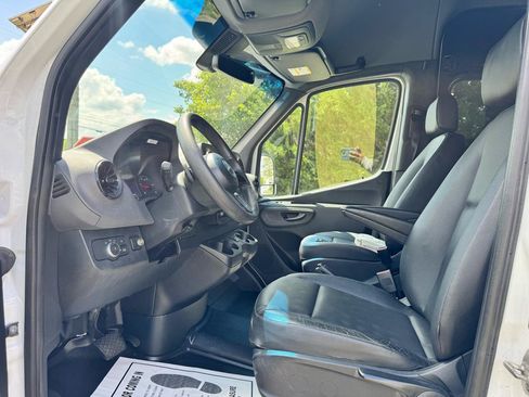 Used 2019 Mercedes-Benz Sprinter 2500 image 10