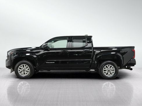 Used 2025 Toyota Tacoma SR5 AWD/4WD image 2
