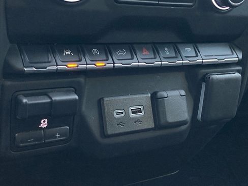 Used 2025 Chevrolet Silverado 1500 Custom w/ LPO, Dark Essentials Package image 23