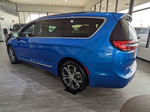 New 2026 Chrysler Pacifica Pinnacle w/ Trailer Tow Group FWD image 6