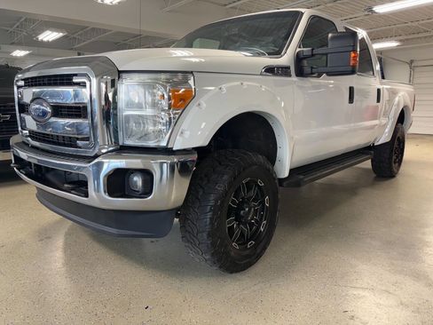 Used 2016 Ford F250 XLT w/ Camper Package image 3