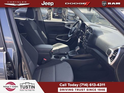 Used 2025 Kia Soul LX w/ LX Technology Package FWD image 16