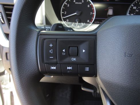 Used 2026 Nissan Rogue S FWD image 23