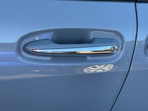 Used 2024 Toyota Sienna XLE Woodland Edition image 10