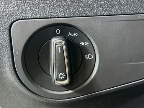 Used 2024 Volkswagen Tiguan SE R-Line image 17