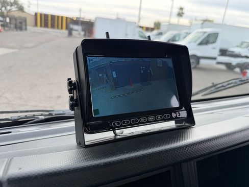 Used 2023 Isuzu NPR image 16