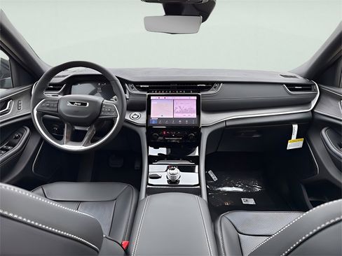 New 2025 Jeep Grand Cherokee L Limited w/ Luxury Tech Group II image 25