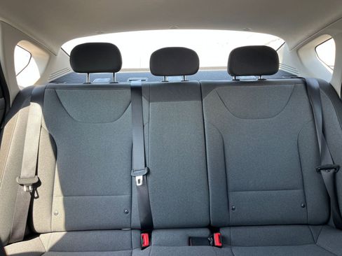 Used 2025 Kia K4 LXS image 38