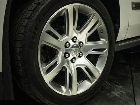 Used 2018 Cadillac Escalade Premium Luxury AWD/4WD image 3