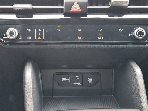 New 2026 Kia Sportage LX w/ LX Convenience Package AWD/4WD image 16