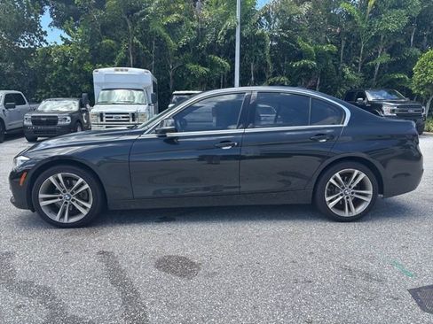 Used 2018 BMW 330i xDrive Sedan w/ Premium Package AWD/4WD image 4