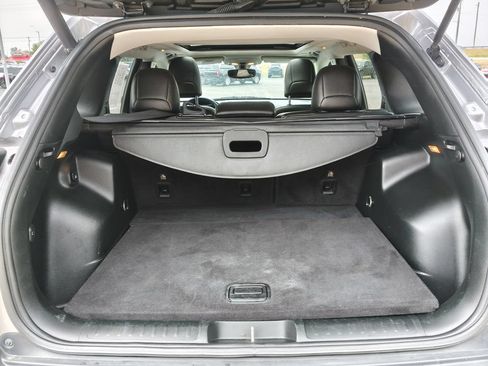 Used 2019 Jeep Cherokee Trailhawk w/ Comfort & Convenience Group AWD/4WD image 12