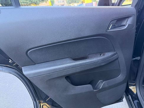 Used 2017 GMC Terrain SLE FWD image 16