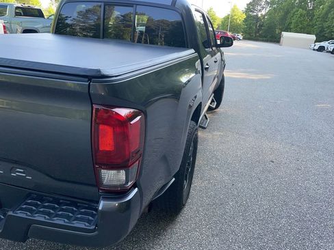 Used 2022 Toyota Tacoma SR w/ SR Convenience Package RWD image 17