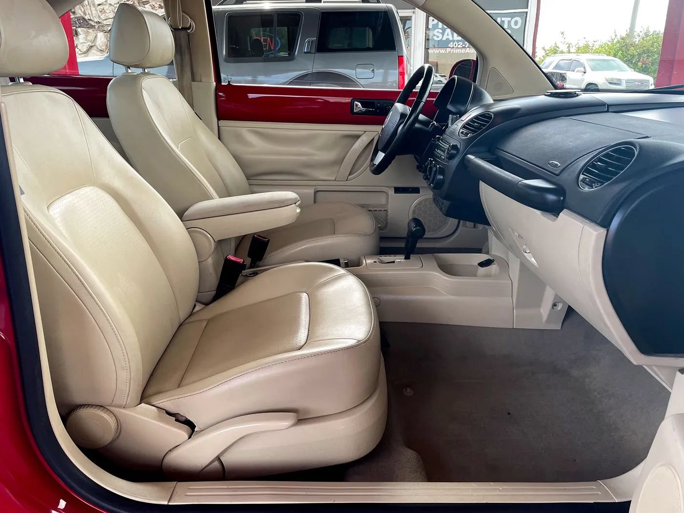 Used 2009 Volkswagen Beetle Coupe FWD image 12