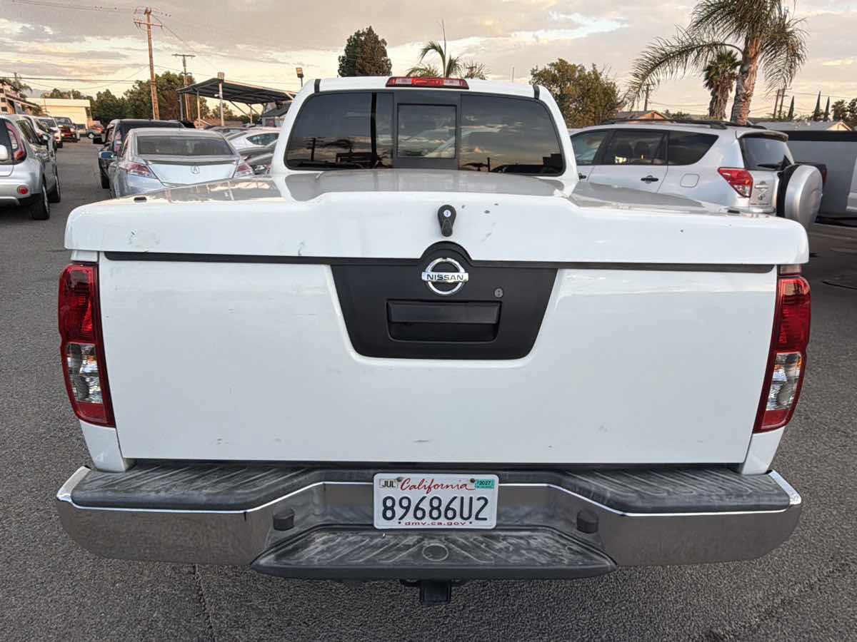 Used 2019 Nissan Frontier SV RWD image 3