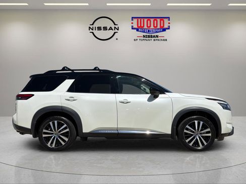 Certified 2023 Nissan Pathfinder Platinum w/ Black Appearance Package AWD/4WD image 2