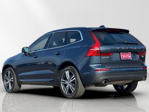 Used 2020 Volvo XC60 T5 Momentum w/ Protection Package Premier image 4