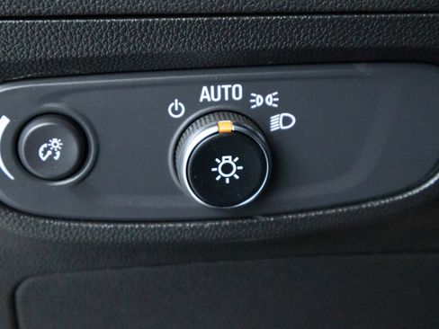 Used 2024 Buick Encore GX Preferred w/ Comfort Package FWD image 24